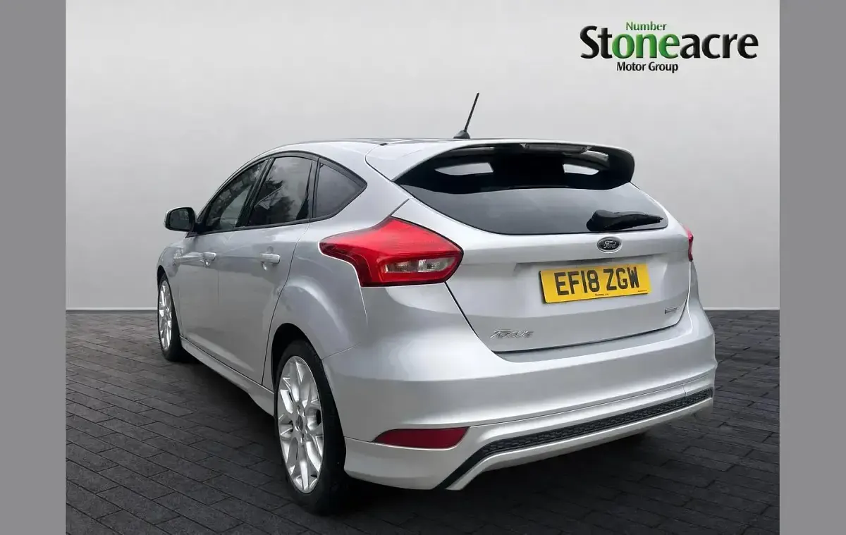 Used Ford Focus ST-Line 138 HP (101 kW) 2018 Silver Hatchback