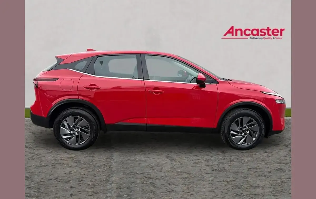 Used Nissan Qashqai Acenta Premium 155 HP (114 kW) 2023 Red SUV