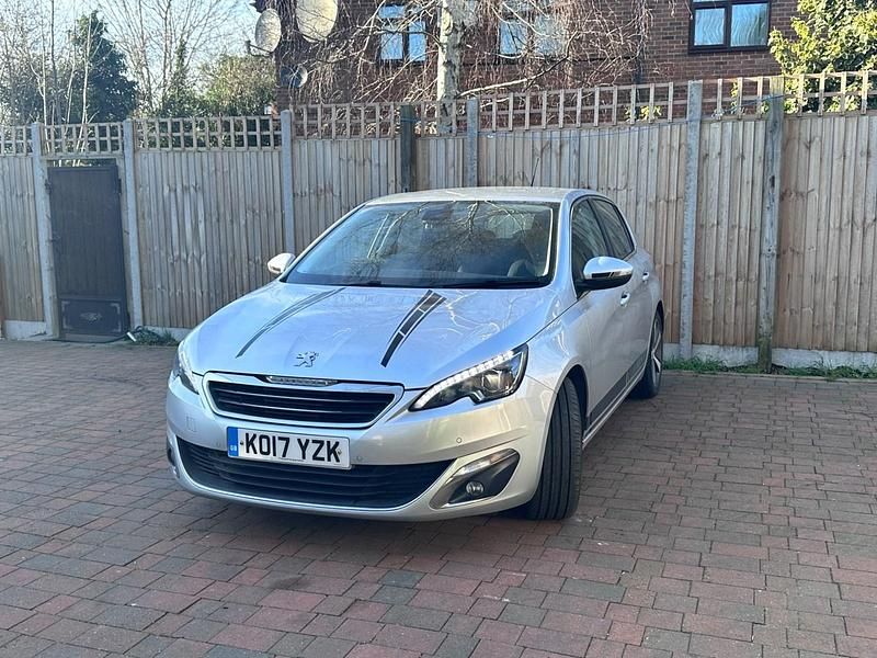 Used Peugeot 308 Allure 130 HP (95 kW) 2017 Silver Hatchback
