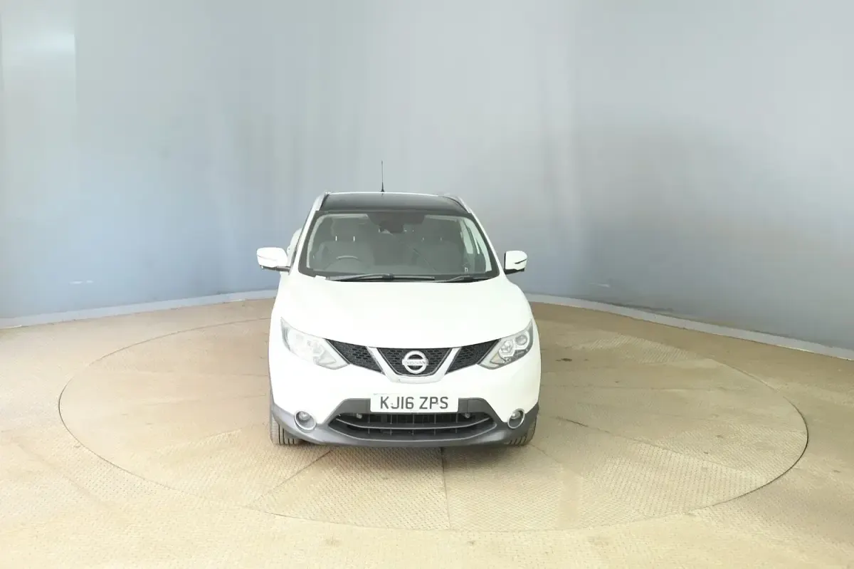 Used Nissan Qashqai N-Connecta 2016 White SUV