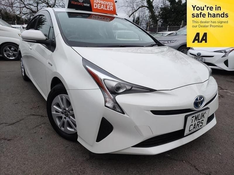 Used Toyota Prius 2017 White Hatchback