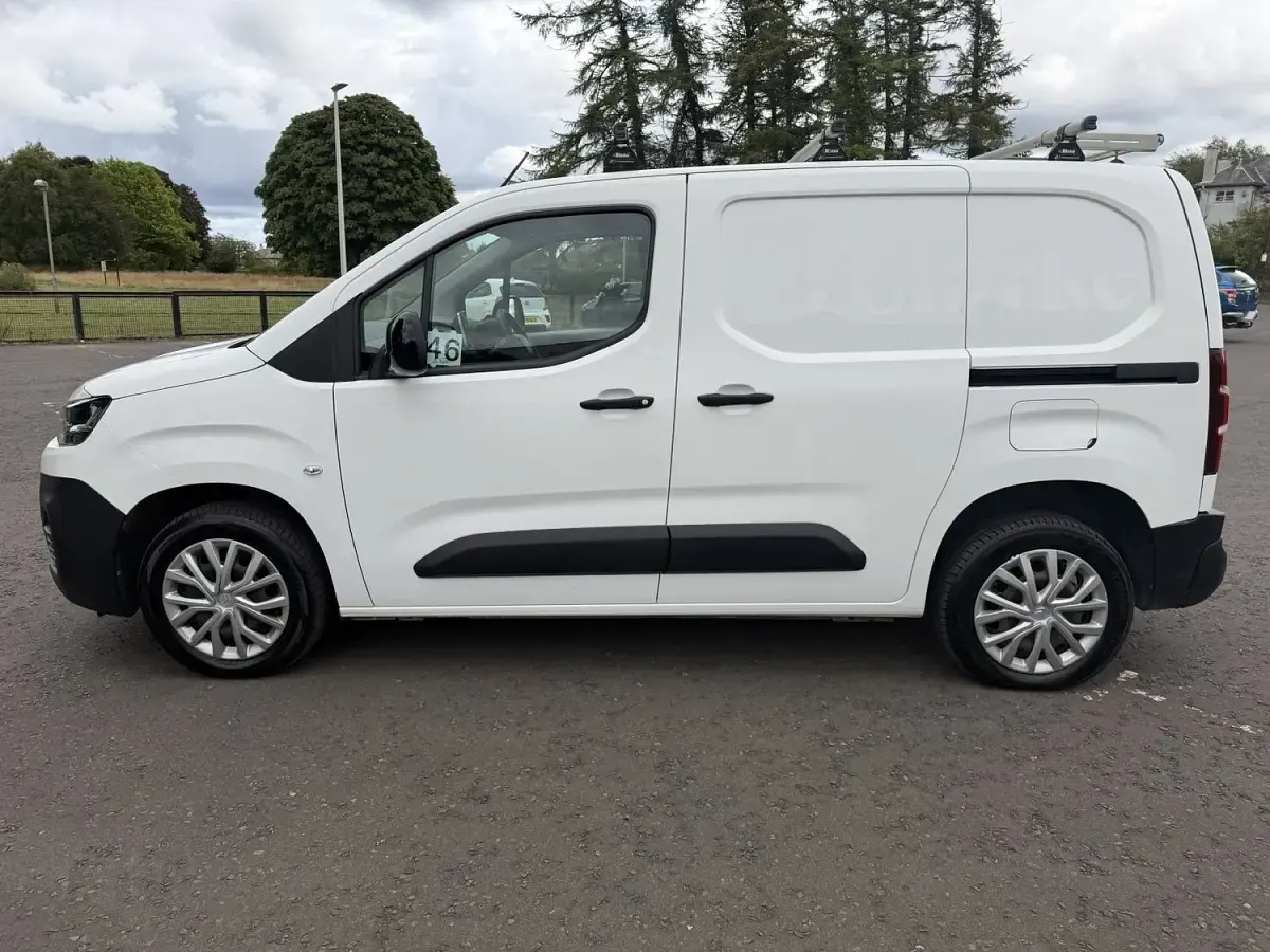 Used Citroën Berlingo 2022 White MPV