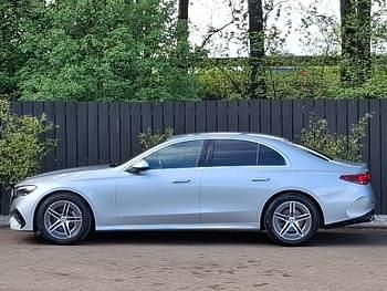 Usado Mercedes E200 AMG line 204 HP (150 kW) 2025 Prateado Sedan