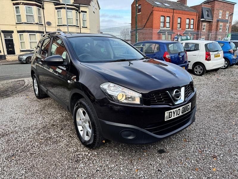 Black Used 2010 Nissan Qashqai +2 Visia SUV | £3,795 (Fair price) - Image 1/4