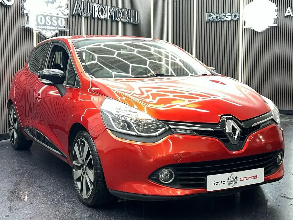 Used Renault Clio IV Dynamique 2014 Red Hatchback