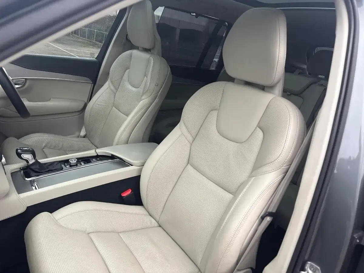 Used Volvo XC90 Inscription 235 HP (172 kW) 2017 Grey SUV