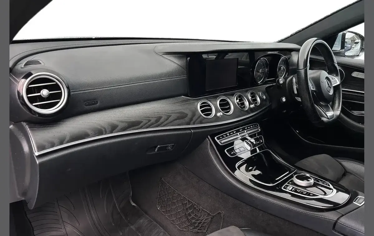 Used Mercedes E220 AMG line 191 HP (140 kW) 2017 Silver Estate