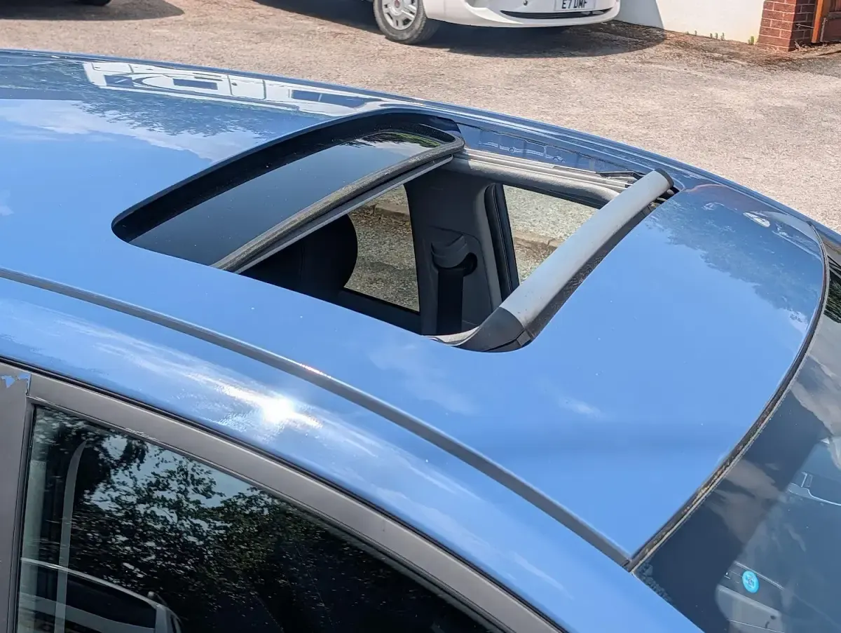 Used Hyundai i10 Premium SE 87 HP (63 kW) 2018 Blue Hatchback