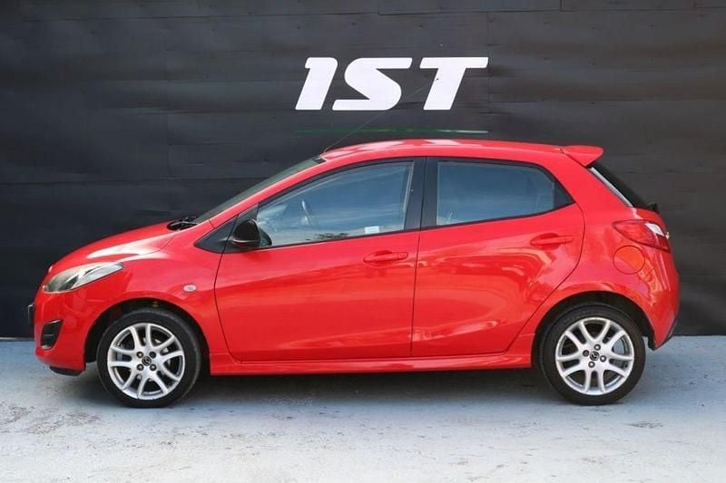 Used Mazda 2 2013 Red Hatchback