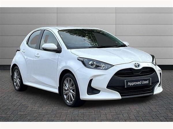 Used 2023 Toyota Yaris Hatchback | £17,295 (Fair price) - Image 1/2