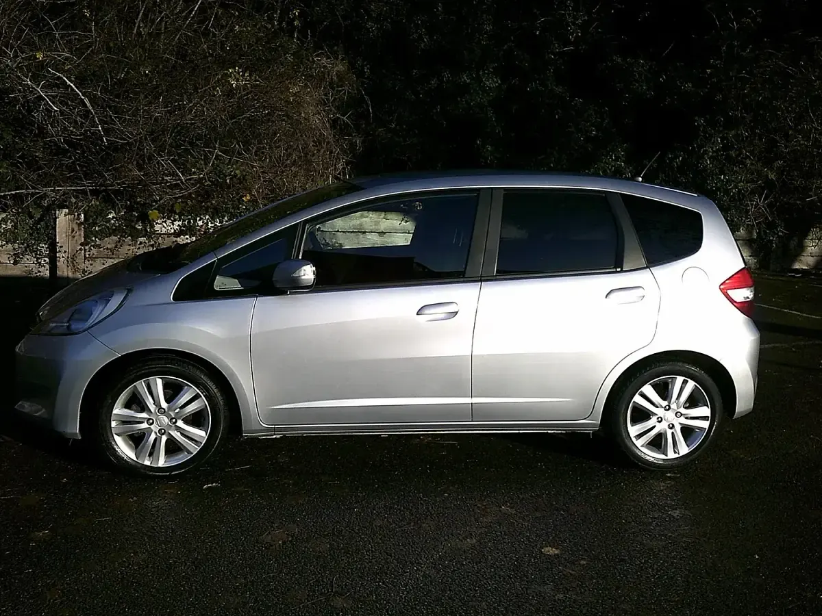 Used Honda Jazz ES 99 HP (72 kW) 2014 Silver Hatchback