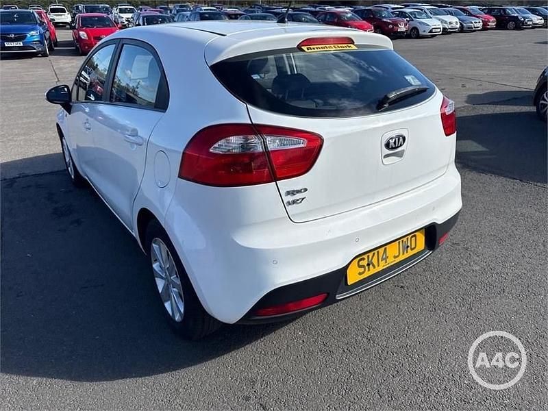 Used Kia Rio 2014 White Hatchback