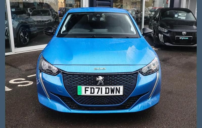 Used Peugeot e-208 Allure Premium 100 kW (136 HP) 2022 Blue Hatchback