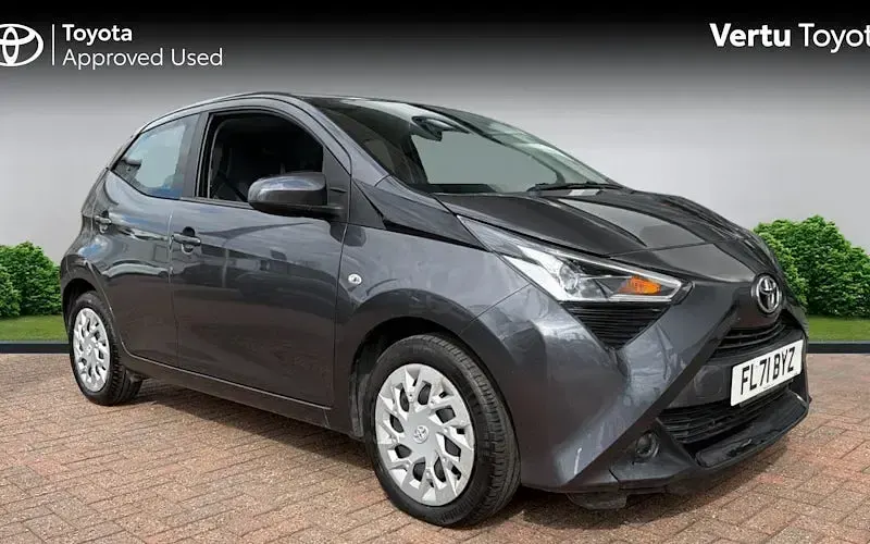 Used Toyota Aygo X-play 72 HP (52 kW) 2021 Hatchback