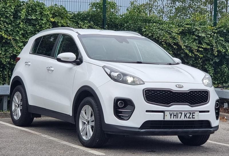 White Used 2017 Kia Sportage 2 SUV | £4,975 (Good price) - Image 1/4