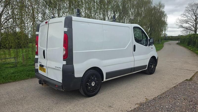 Used Vauxhall Vivaro 90 HP (66 kW) 2013 White MPV
