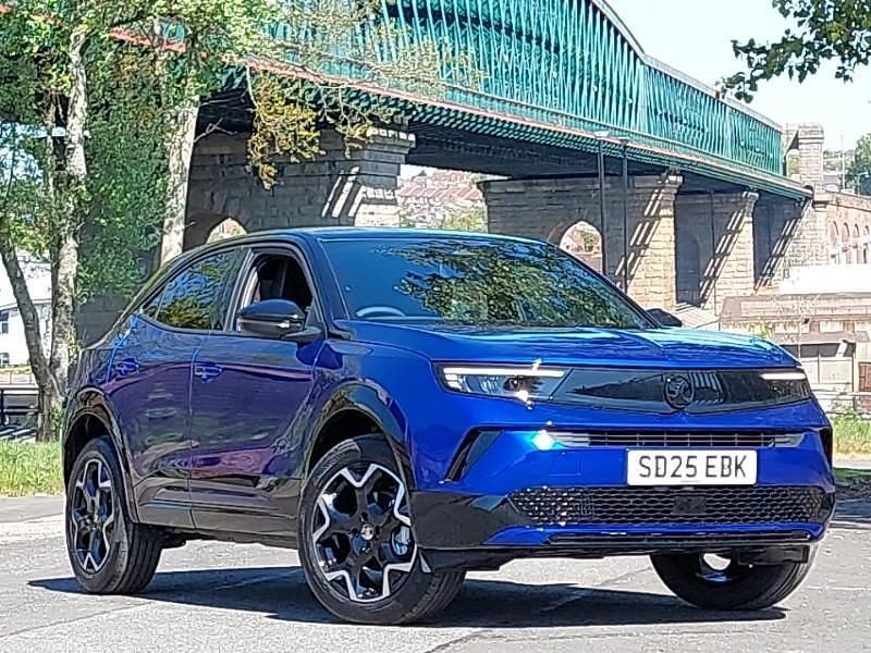 Additional two coat metallic colibri blue New 2025 Vauxhall Mokka SUV | £20,998 (Super price) - Image 1/4
