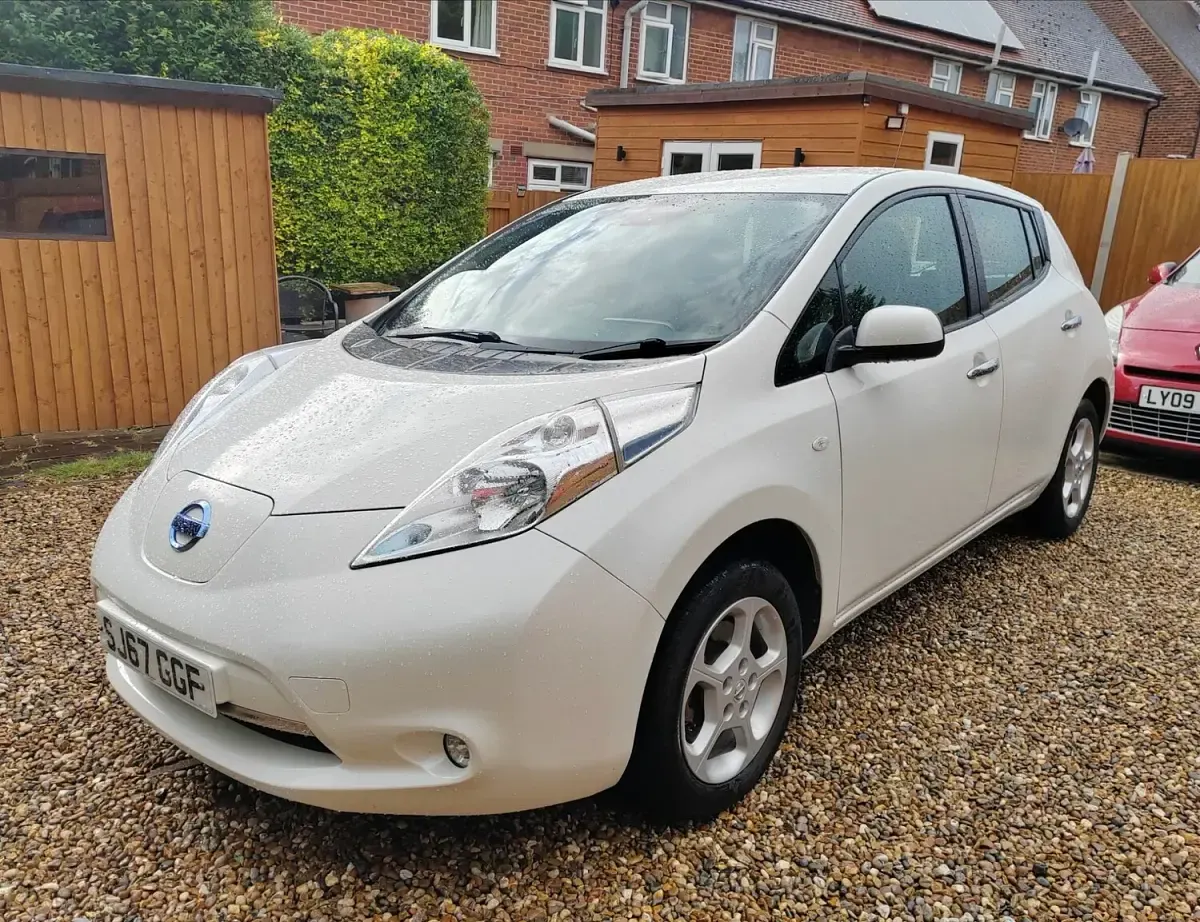Used Nissan Leaf Acenta 80 kW (109 HP) 2017 White Hatchback