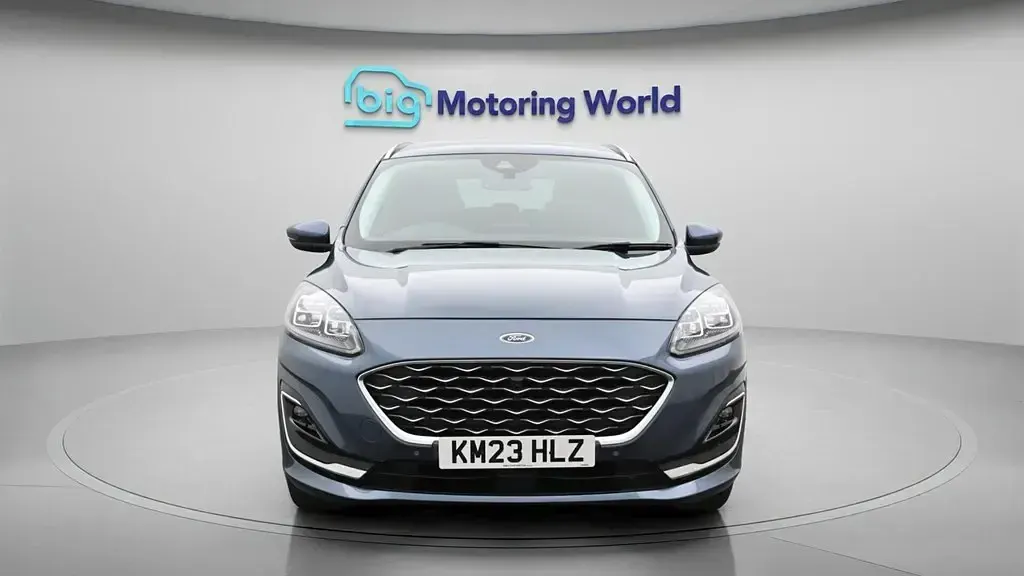 Usado Ford Kuga Vignale 190 HP (139 kW) 2023 Azul SUV