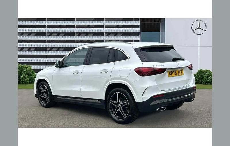 Used Mercedes GLA200 Executive 150 HP (110 kW) 2025 White SUV