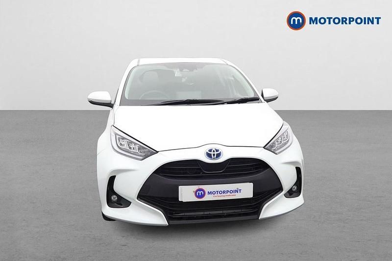 Used Toyota Yaris Hybrid Design 2022 White Hatchback