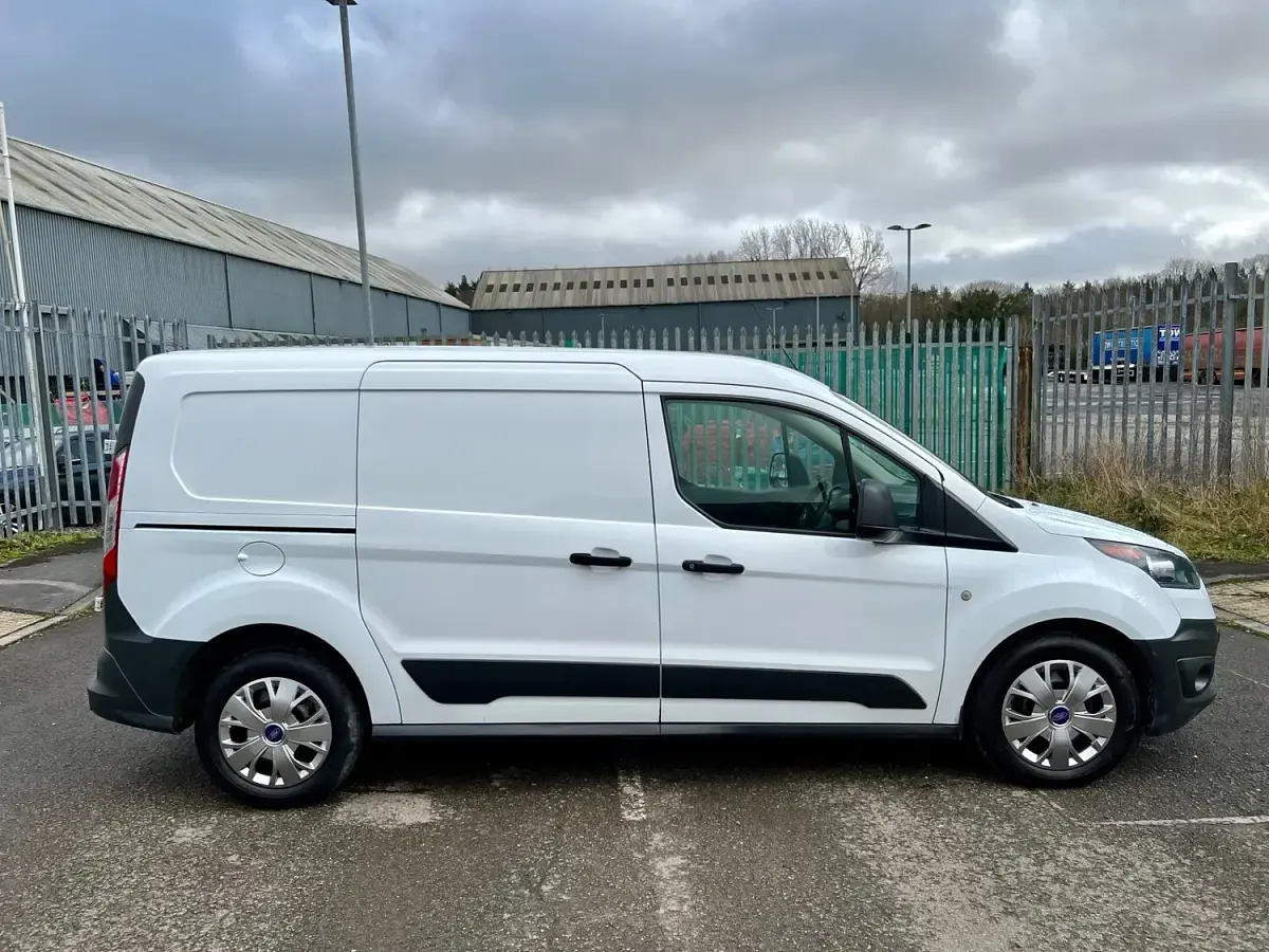 Used Ford Transit Connect 100 HP (73 kW) 2016 White MPV