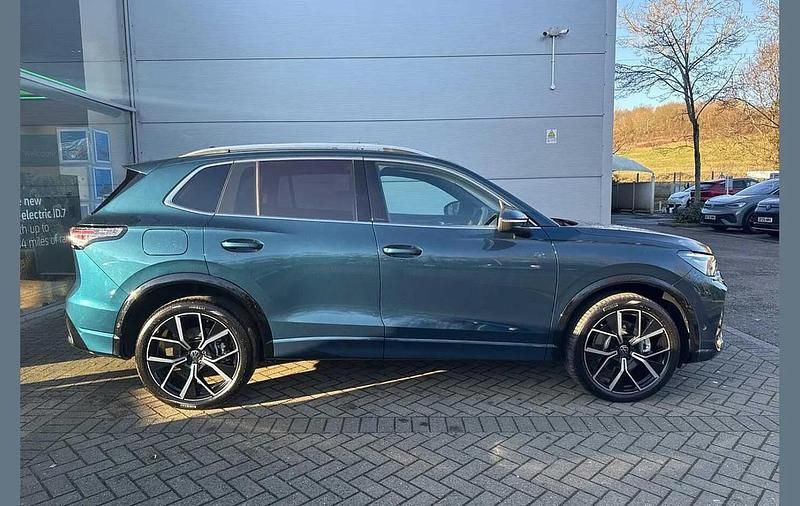 Used VW Tiguan R-line 272 HP (200 kW) 2025 Blue SUV