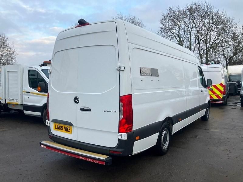 Used Mercedes Sprinter 140 HP (102 kW) 2019 White Van