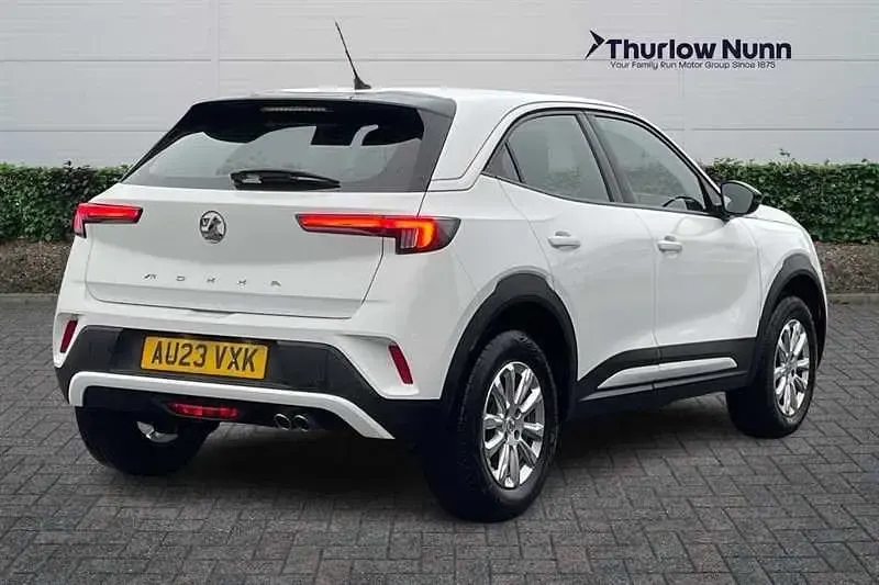 Second-hand Vauxhall Mokka Design Edition 136 CP (100 kW) 2023 Alb SUV