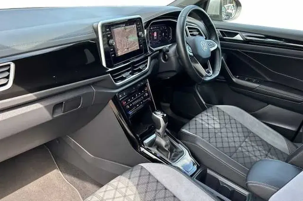 Used VW T-Roc 150 HP (110 kW) 2024 SUV