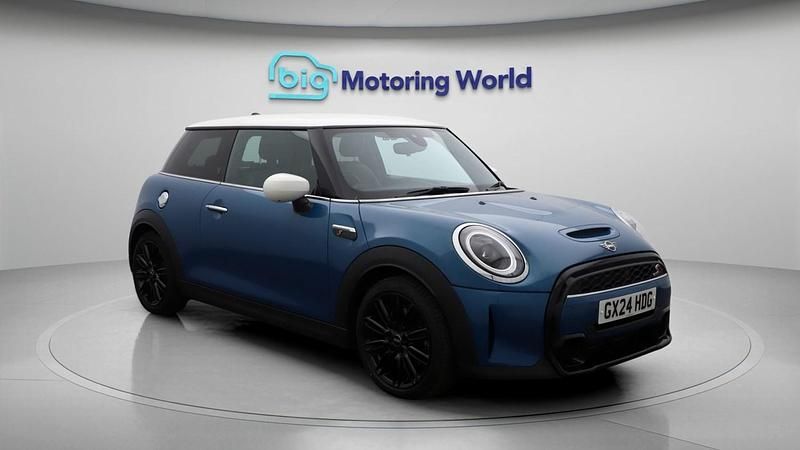 Used Mini Cooper S Exclusive 178 HP (130 kW) 2024 Blue Hatchback