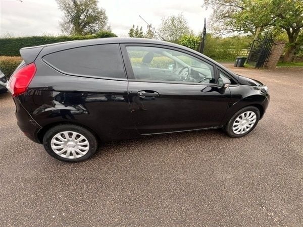 Black Used 2016 Ford Fiesta Hatchback | £3,995 (Fair price) - Image 1/1