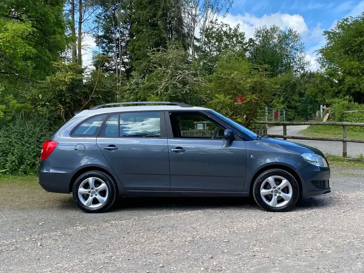 Used Skoda Fabia SE 90 HP (66 kW) 2011 Grey Estate