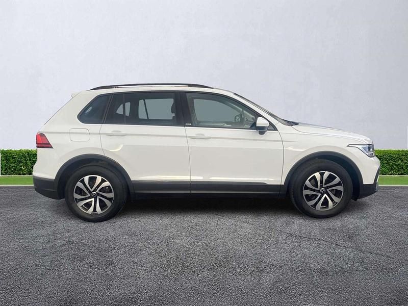 Used VW Tiguan Active 150 HP (110 kW) 2022 White SUV