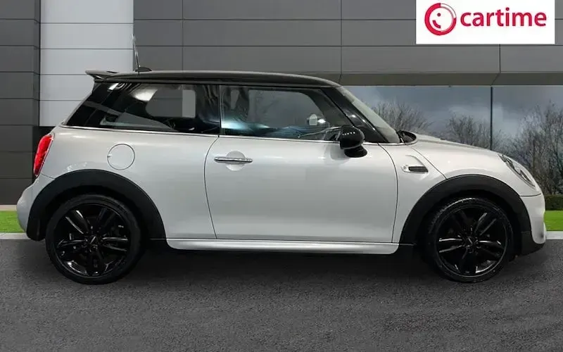 Used Mini Cooper Hatch 136 HP (100 kW) 2021 Hatchback