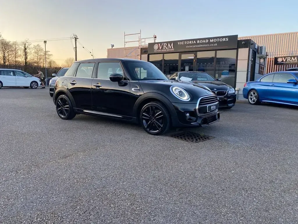 Used Mini Cooper Hatch 136 HP (100 kW) 2019 Black Hatchback