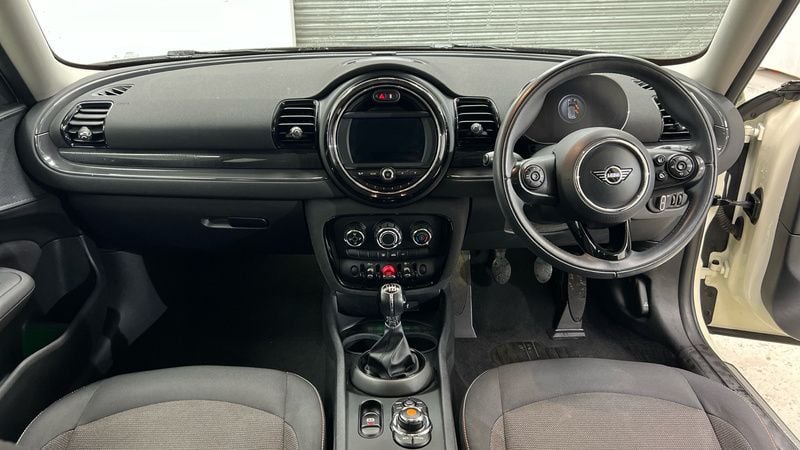 Used Mini Cooper Clubman Classic 134 HP (98 kW) 2020 White Estate