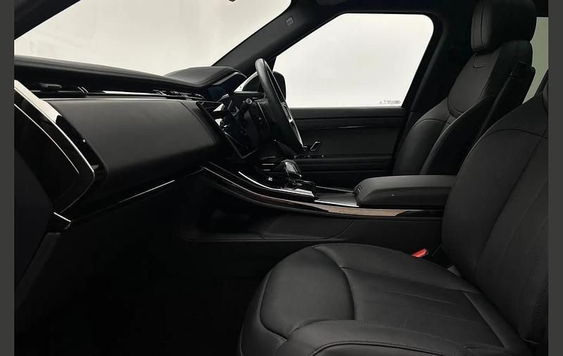 Used Land Rover Range Rover Sport 245 HP (180 kW) 2025 Black SUV