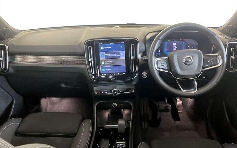 Used Volvo XC40 Plus 163 HP (119 kW) 2025 SUV