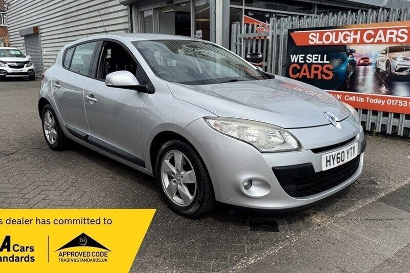 Silver Used 2010 Renault Mégane III Dynamique Hatchback | £1,395 (Good price) - Image 1/1