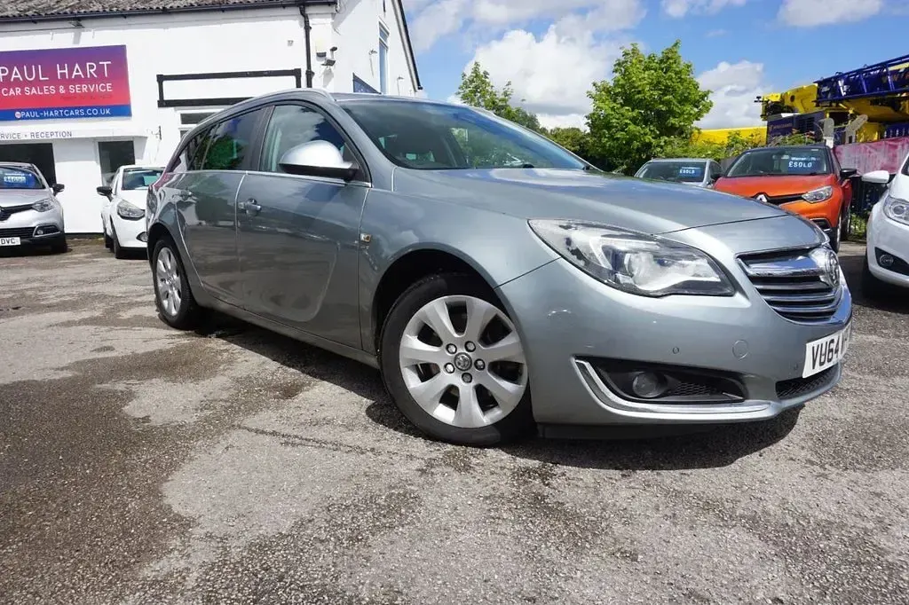 Used Vauxhall Insignia SRi 140 HP (102 kW) 2014 Silver Estate