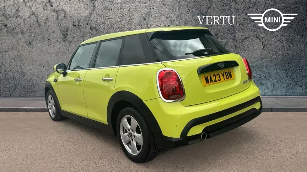 Used Mini Cooper Classic 136 HP (100 kW) 2022 Yellow Hatchback