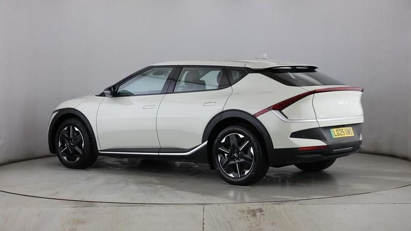 Used Kia EV6 125 kW (170 HP) 2024 White SUV