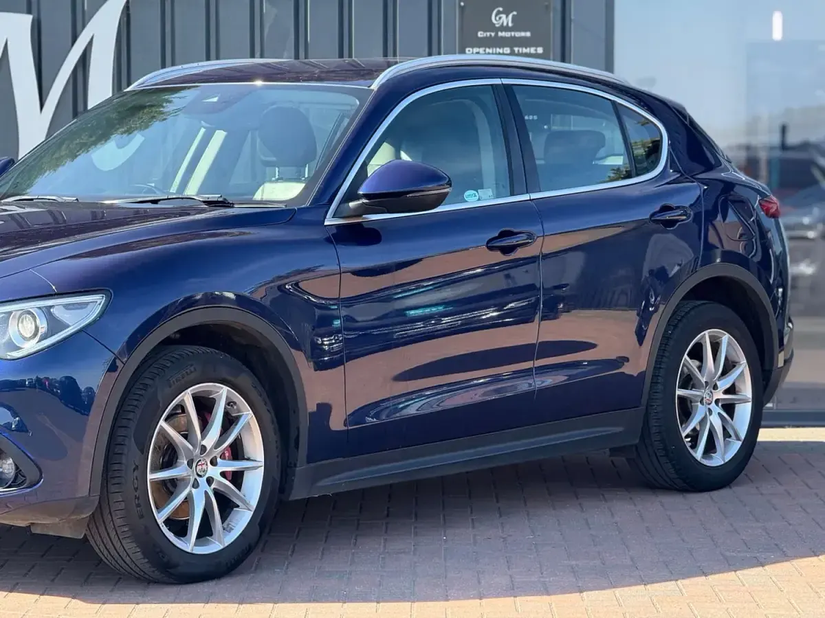 Used Alfa Romeo Stelvio Edizione Speciale 210 HP (154 kW) 2019 Blue SUV