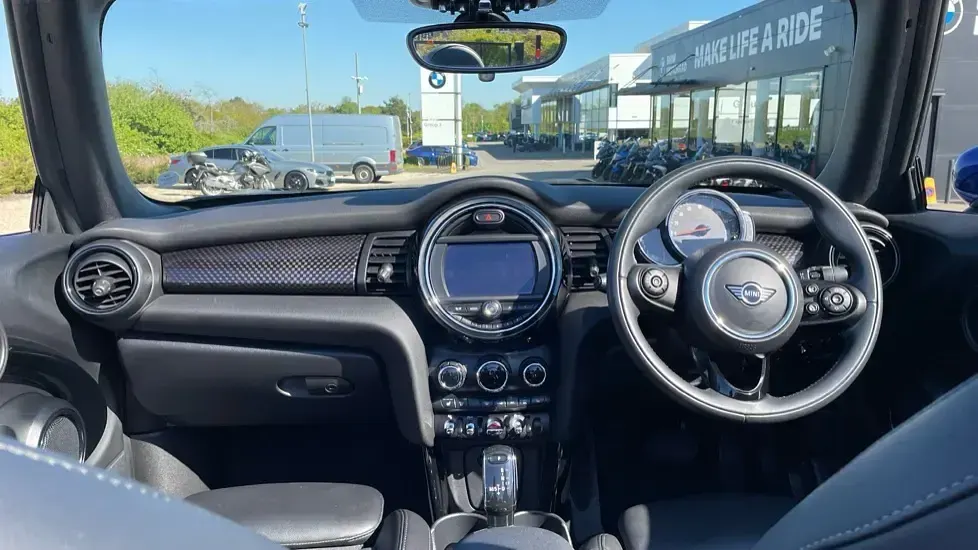 Używany Mini Cooper S Classic 189 KM (139 kW) 2019 Niebieski Hatchback