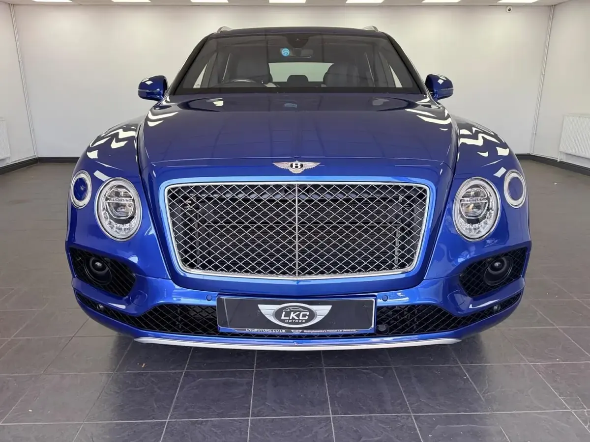 Used Bentley Bentayga 608 HP (447 kW) 2018 Blue SUV