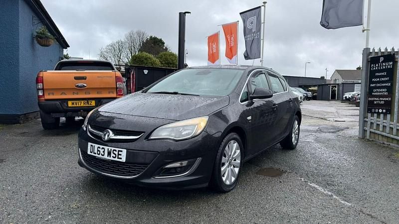 Used Vauxhall Astra Elite 2014 Black Hatchback