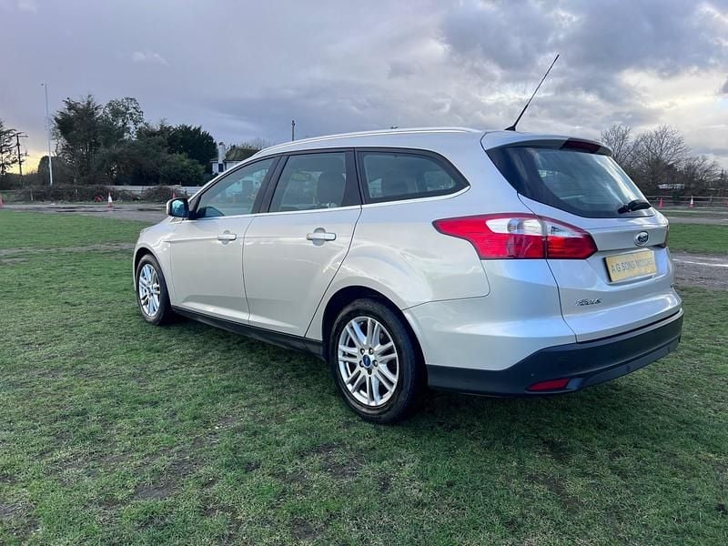 Used Ford Focus Titanium 125 HP (91 kW) 2012 Silver Estate