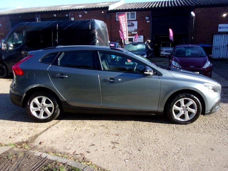 Usado Volvo V40 SE 2015 Cinzento Citadino