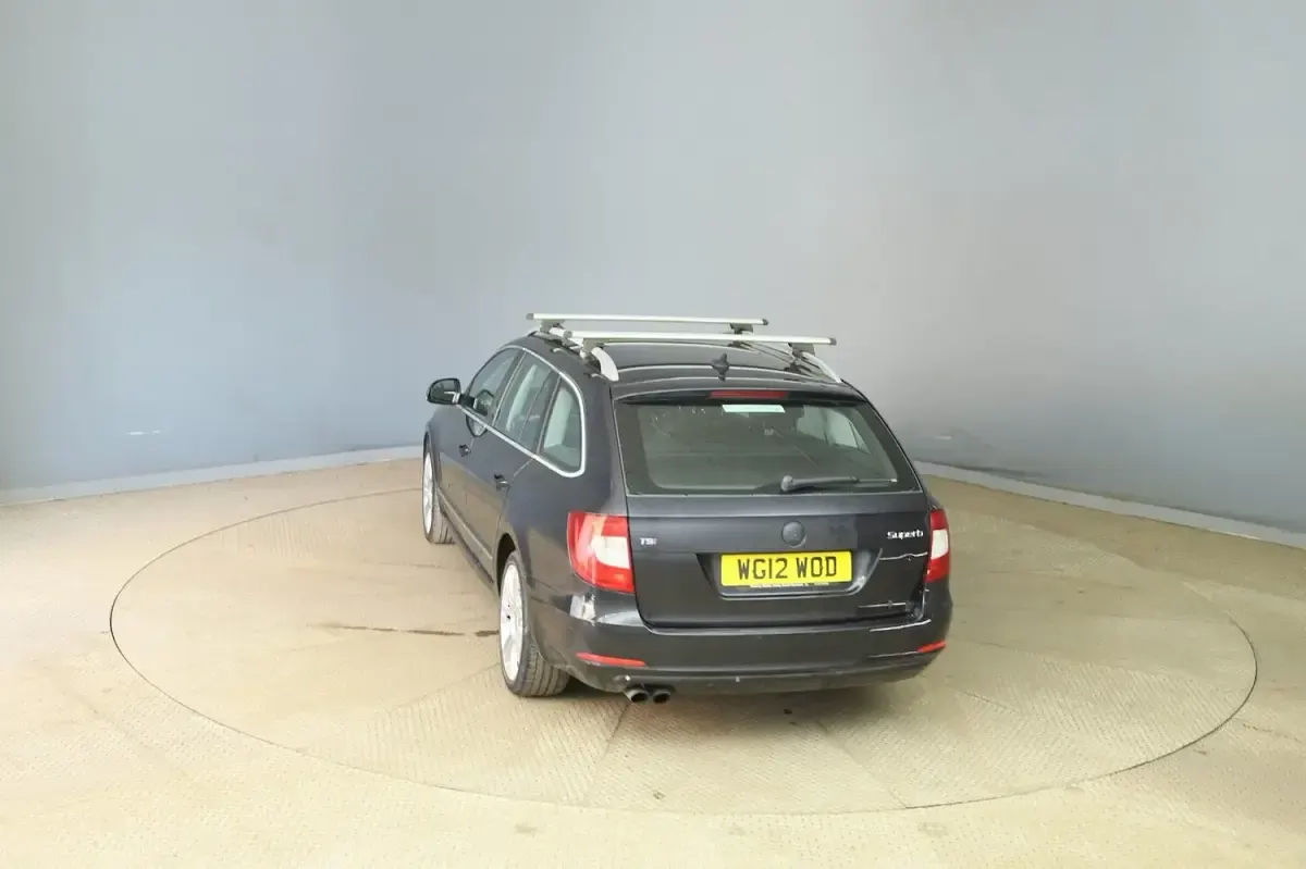 Used Skoda Superb Elegance 160 HP (117 kW) 2012 Black Estate